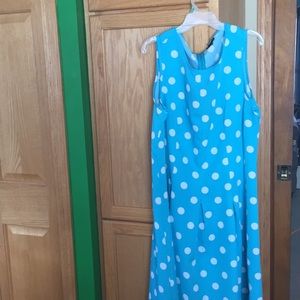 Beautiful, bright polka dot dress!!